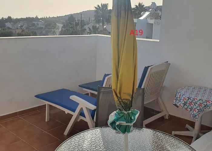 Evros & Coral Bay Seaview דירה